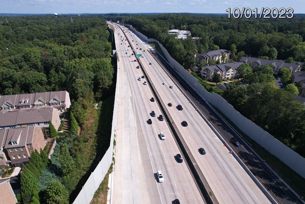 Looking north on SR 400 above Spalding Drive Looking north… Flickr