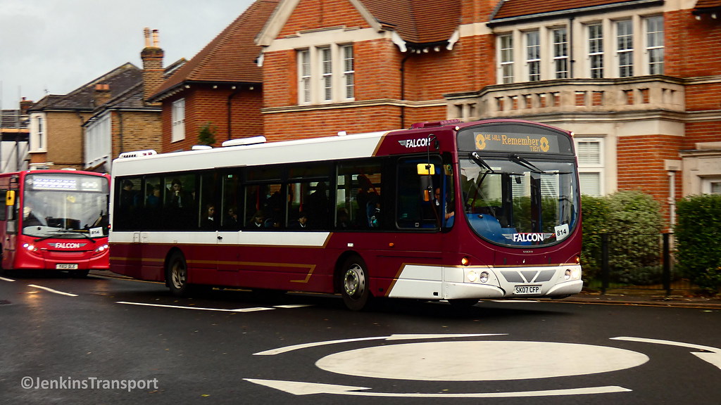 Falcon Buses SK07CFP Route 814 East Molesey Esher Ro… Flickr