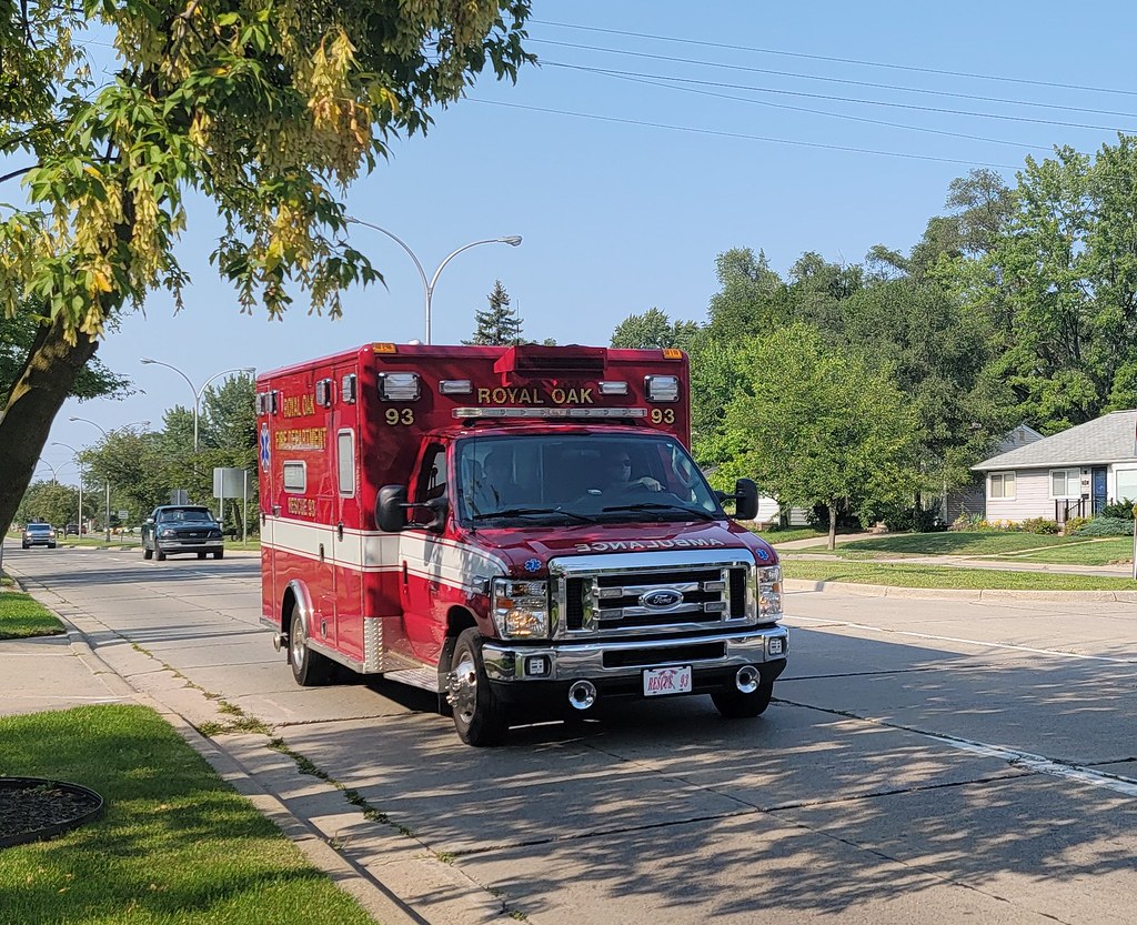 Royal Oak MI Fire Dept Rescue 93 Ford ESeries Ambulan… Flickr