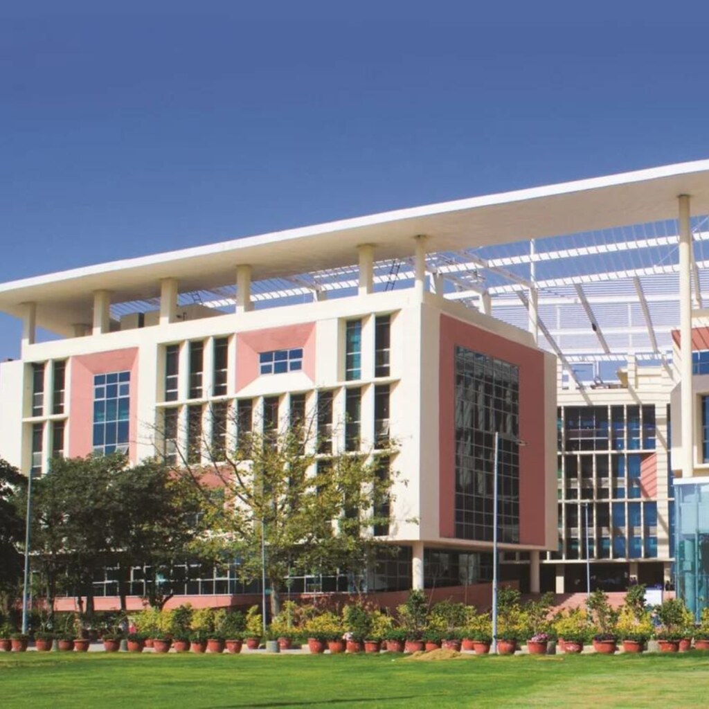 top b.tech colleges in gurgaon My college buddy Raipur ha… Flickr