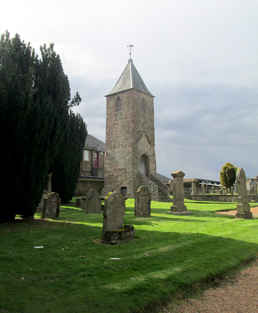 Stone Tower, Auchterarder An old church tower in Auchterar… Flickr
