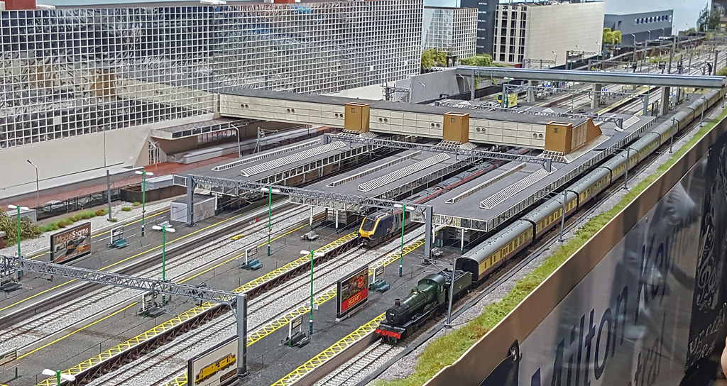 Great Electric Train Show Milton Keynes Built by Pete Wa… Flickr