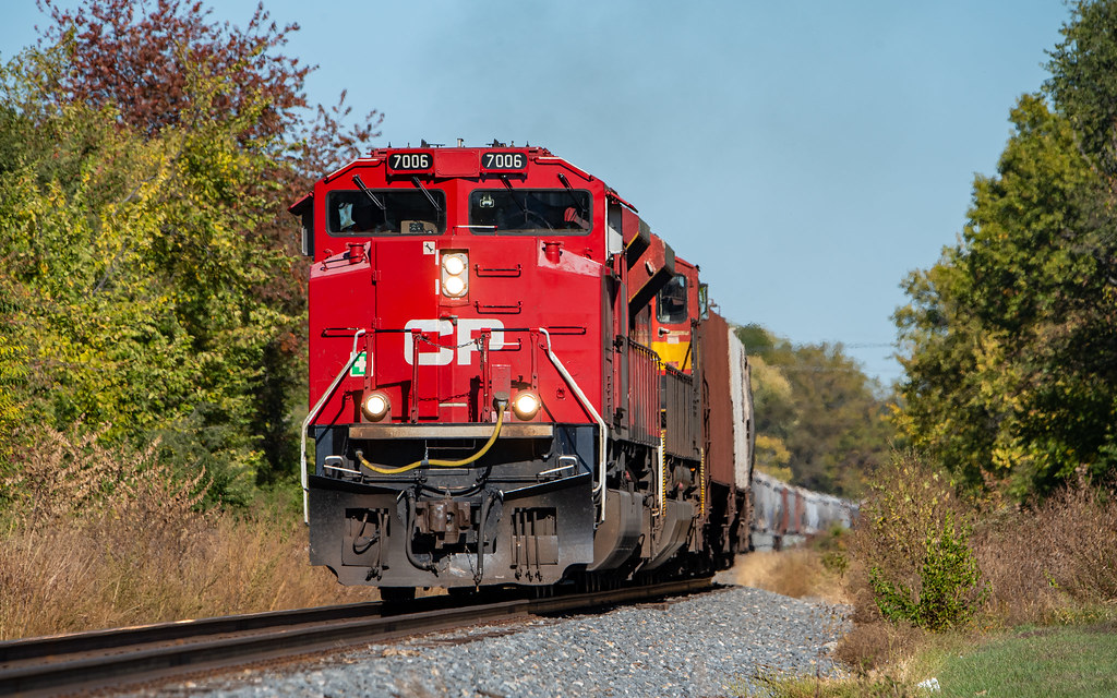 Grandview, MO CP 7006 south, G360005 20 Collin Weis Flickr