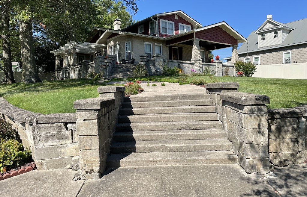 John and Fannie Fields House (Barnard, Missouri) Built in … Flickr