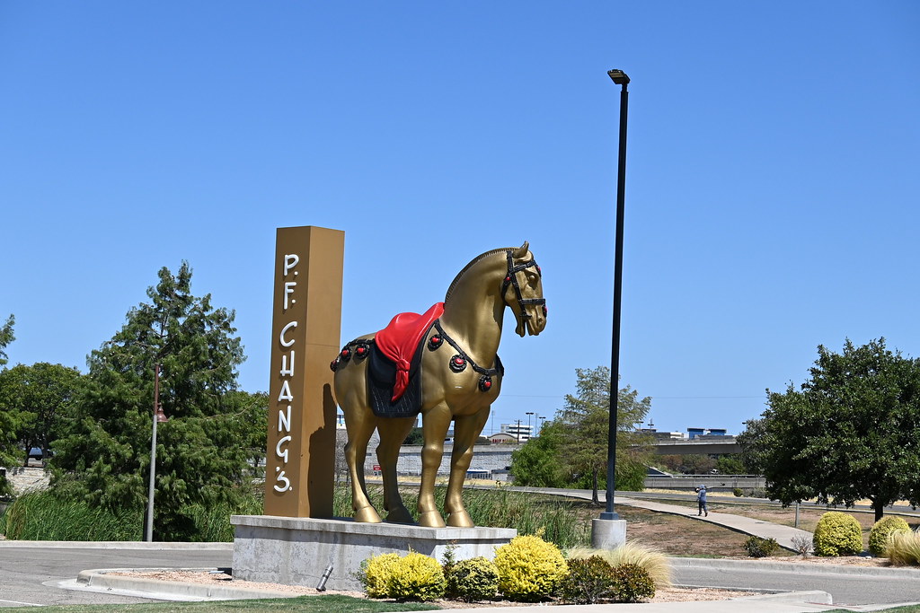 P.F. Chang's A beautiful horse statue to advertise this re… Flickr