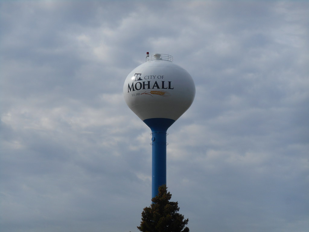 Mohall, North Dakota The new water tower on the east edge … Flickr