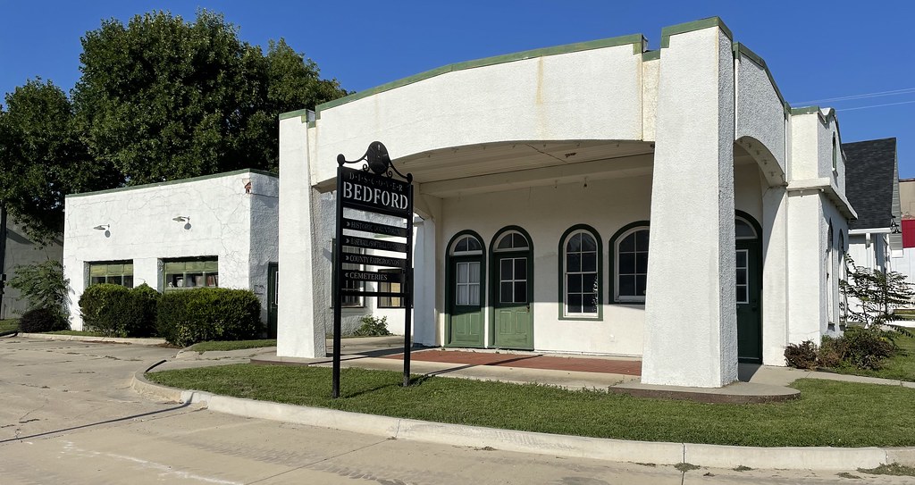 Old Bedford Oil Company Station (Bedford, Iowa) Located at… Flickr