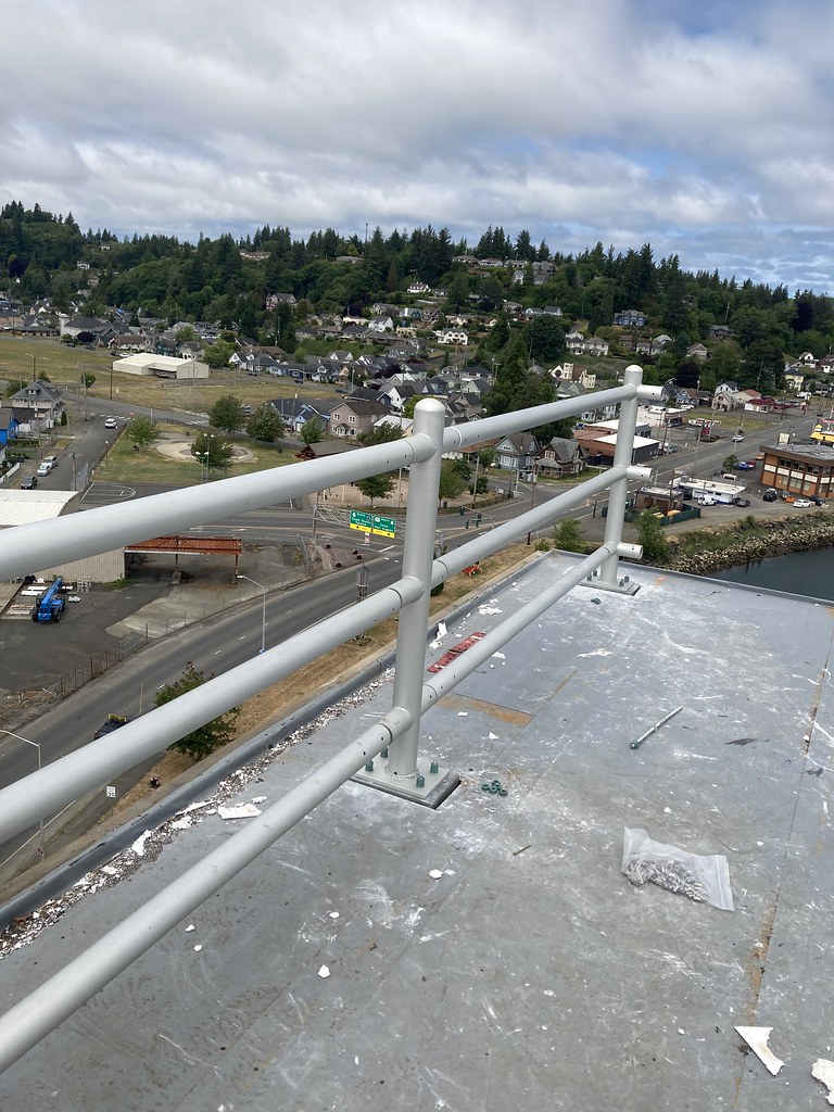 West Tower of Riverside Bridge in Hoquiam Crews installed … Flickr