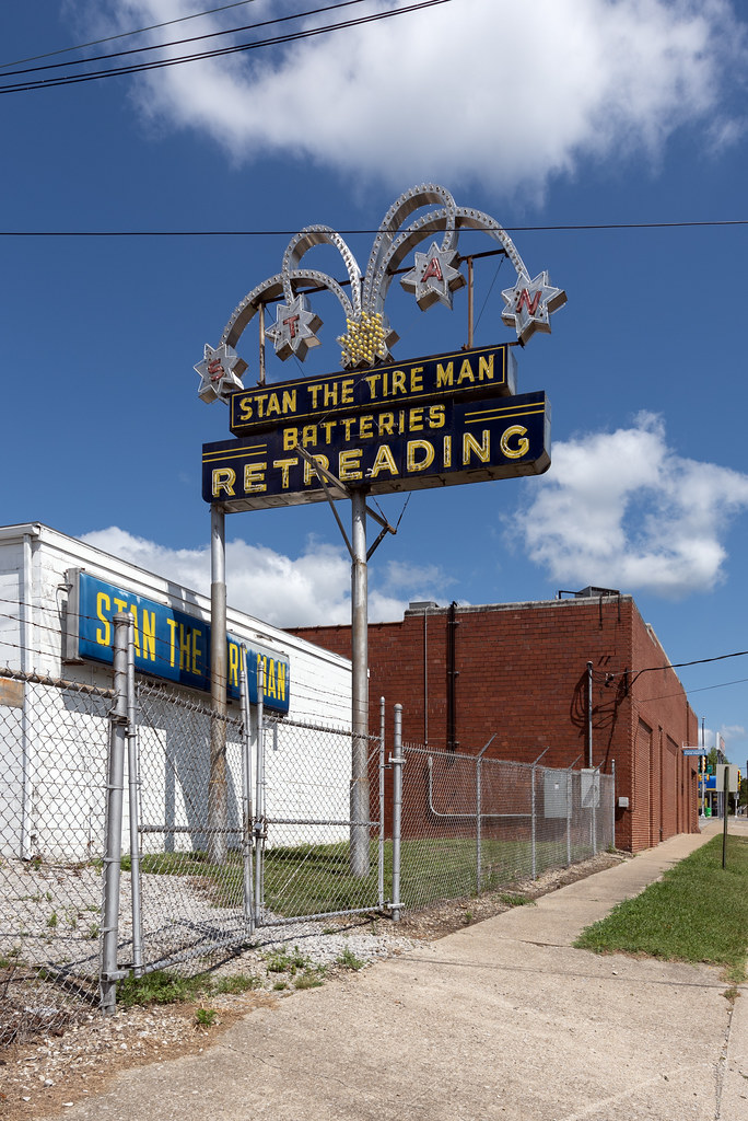 Stan the Tire Man, Mount Vernon, IL Closed since 2015 but … Flickr