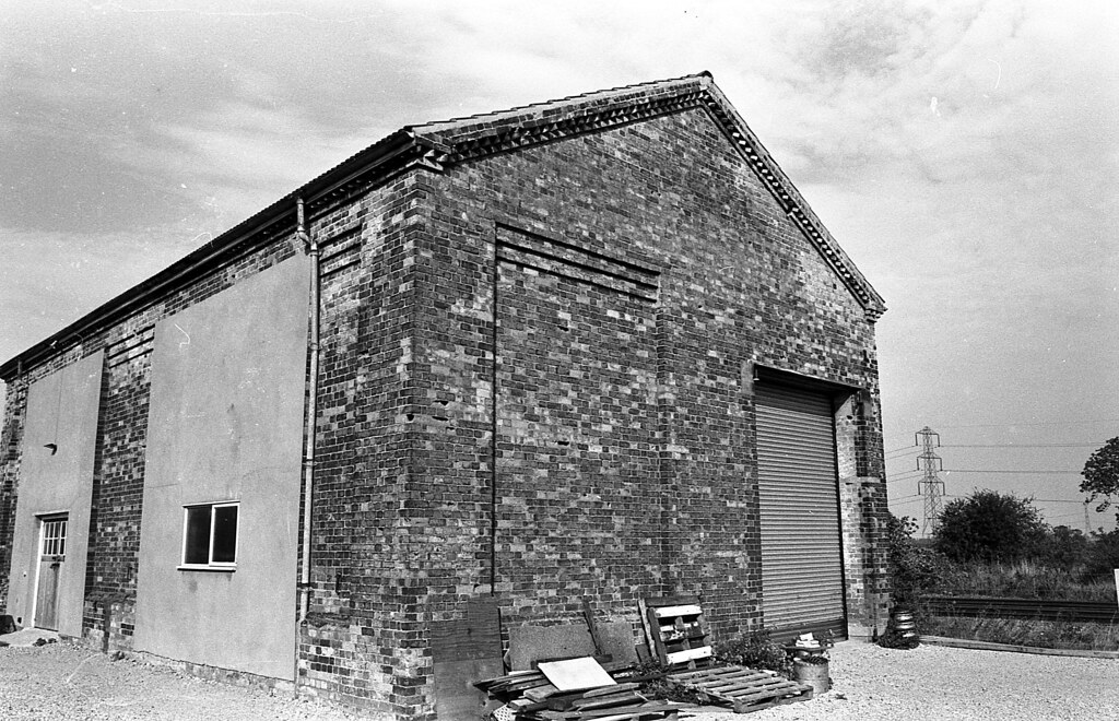 Beckingham Goods shed October 1985 GN&GER Jnt railway kevin smith