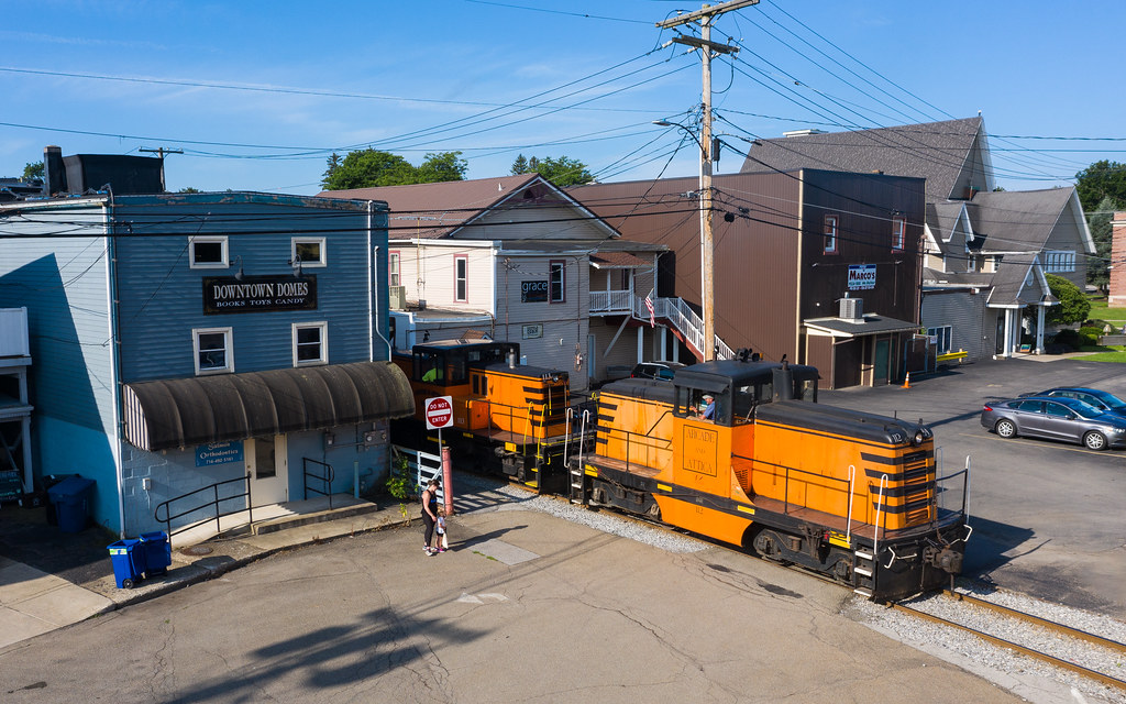 ARA 112 65 Tonner Arcade, NY A pair of Arcade & Attica G… Flickr