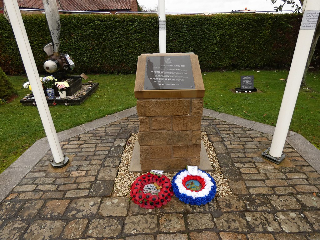 KIRMINGTON AIRFIELD (Humberside Airport) (Lincolnshire) Flickr