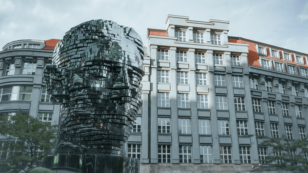 Exploring Kafkaesque Art Rotating Head by David Černý Ami… Flickr
