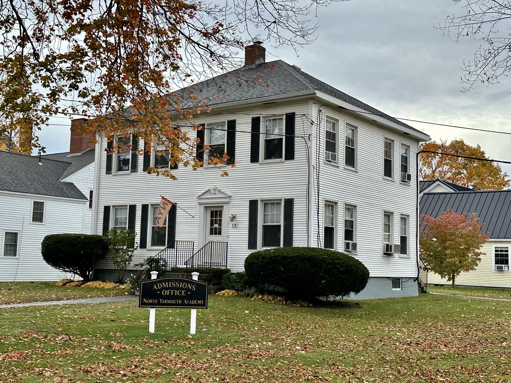 128 Main Street. Yarmouth, Maine. devtmefl Flickr