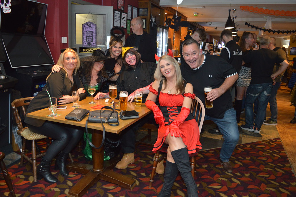 The Chequers, Woodley, Berks Halloween, Fancy Dress, Compe… Flickr