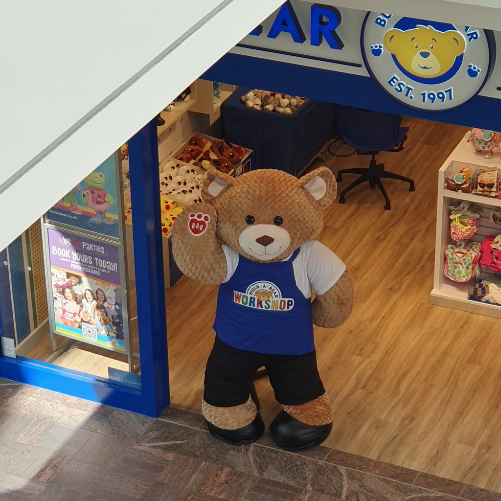 Waving The Mall, Cribbs Causeway. Sa//y Flickr