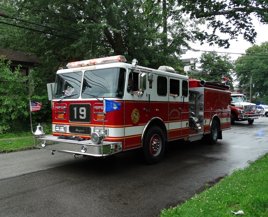 Landowne PA Fire Company Pipeline 19 1994 Seagrave (2)… Flickr