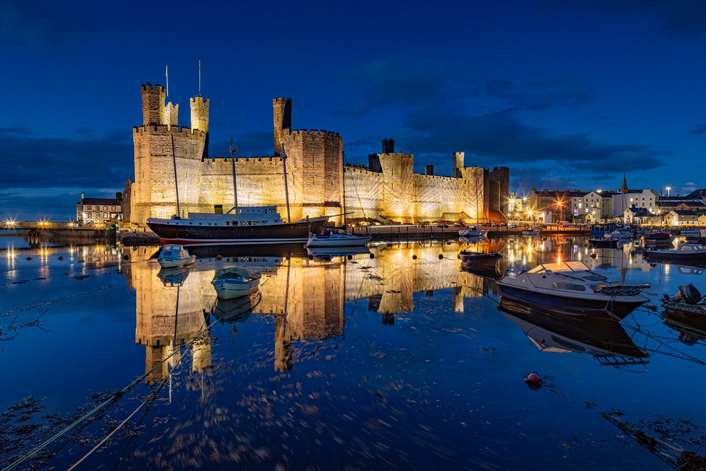 8729 Caernarfon Castle Blue Hour 24th Oct 2023 Caernarfon … Flickr