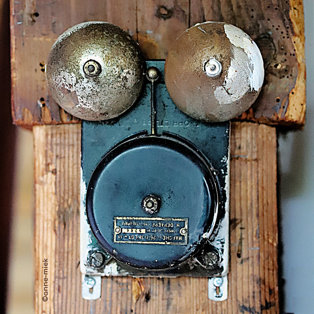 OLD ELECTRIC DOORBELL DEURBEL 1938 AnneMiek Bibbe Flickr