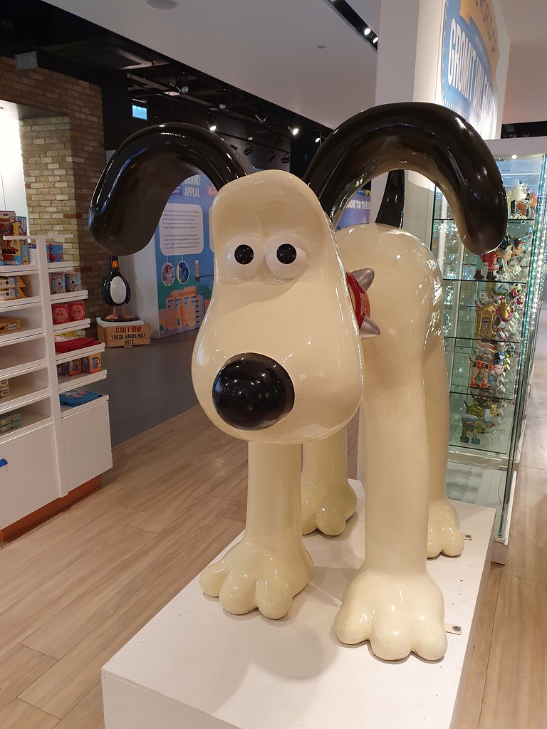 Wallis & Gromit The Mall, Cribbs Causeway. Sa//y Flickr