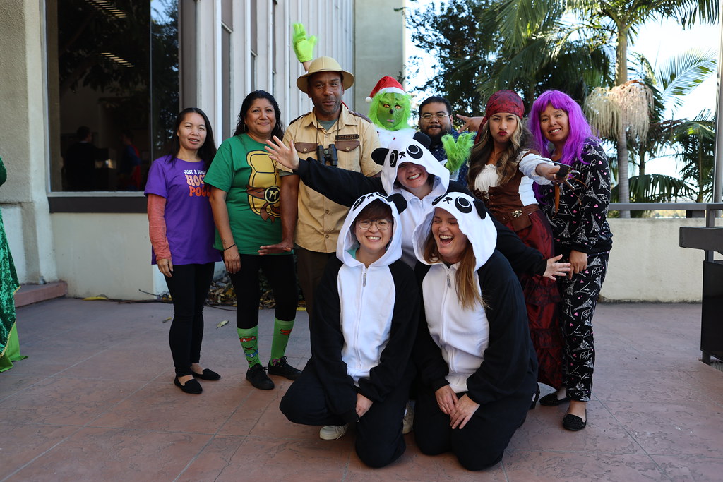 20231031_District Halloween_09 Halloween costumes and deco… Flickr