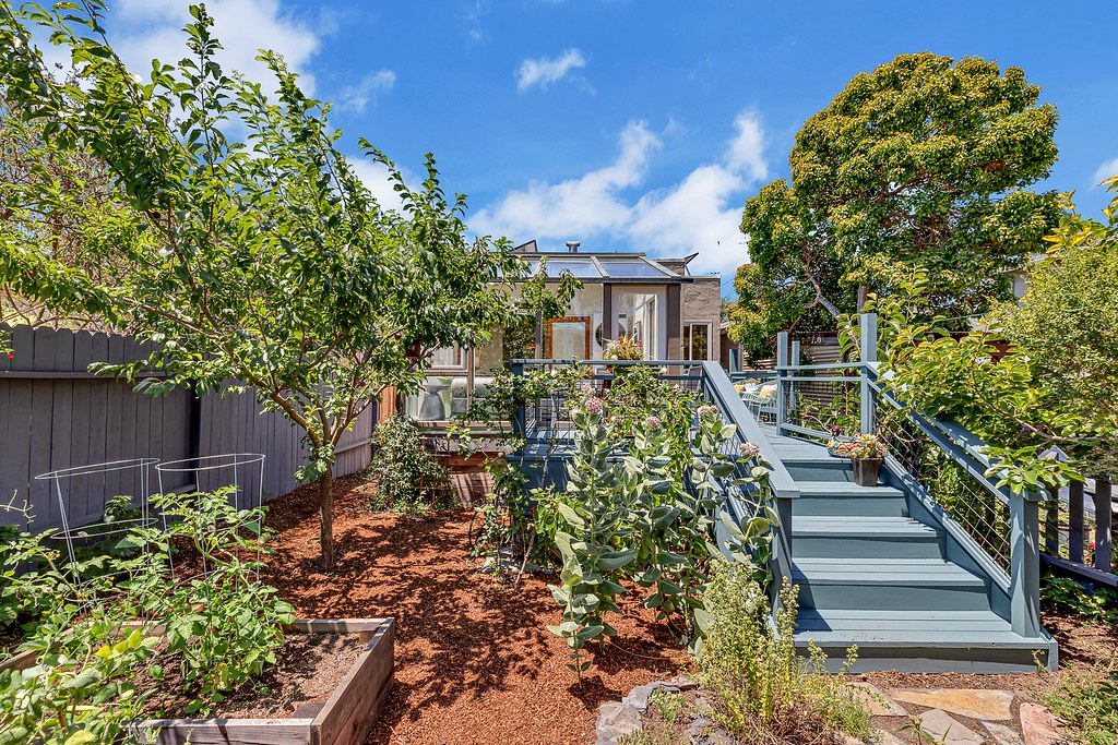 1107_Evelyn_Ave_Albany_CA_94706__72ppi29 John Harris Flickr