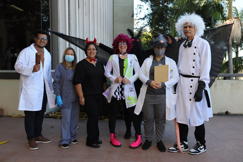 20231031_District Halloween_05 Halloween costumes and deco… Flickr