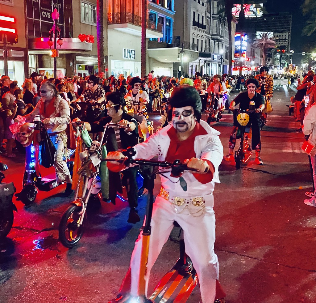 IMG_8341 Krewe of BOO! New Orleans Halloween Parade, Octob… Flickr