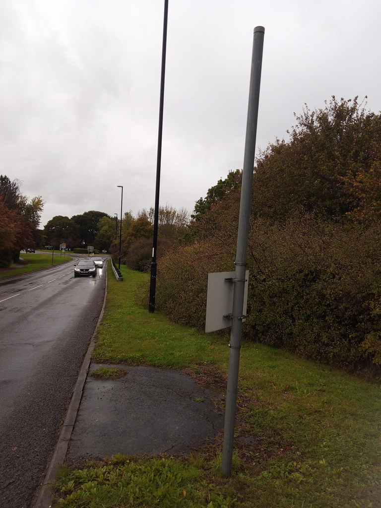 Sussex Way bus stop (towards Haywards Heath) Burgess Hill … Flickr
