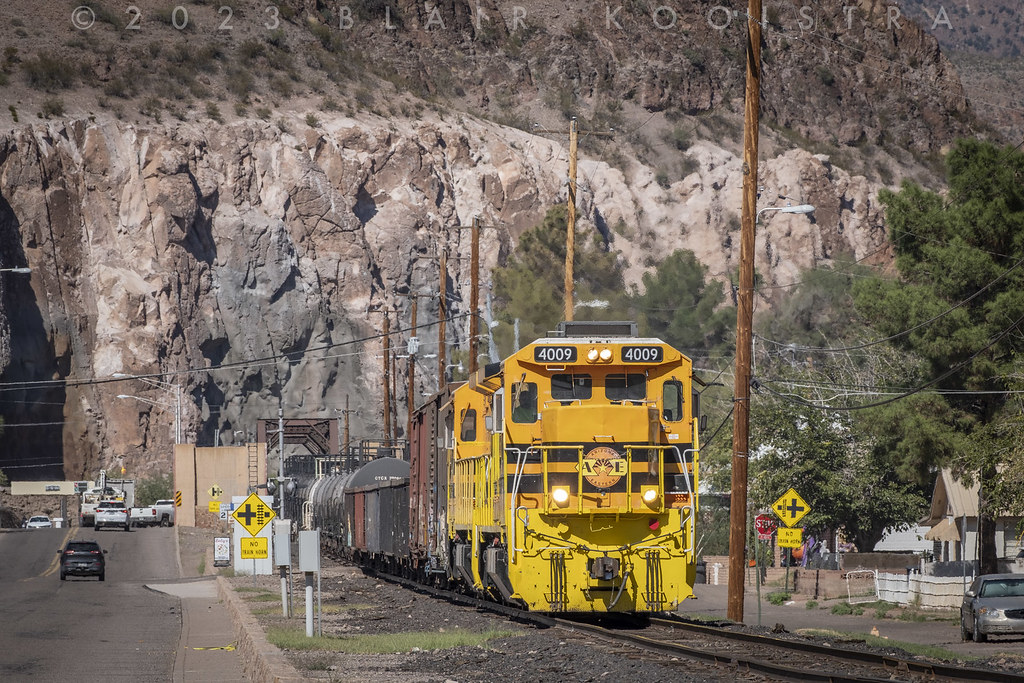 Arizona Eastern 102 job departs Clifton, AZ and crosses t… Flickr