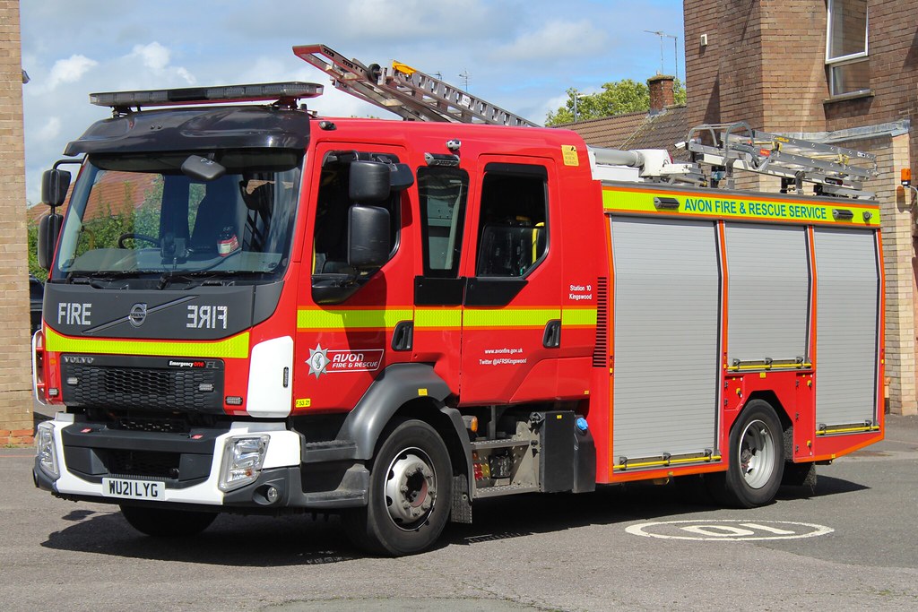 WU21 LYG FKA 10P4 Kingswood Avon Fire and Rescue Service… Flickr