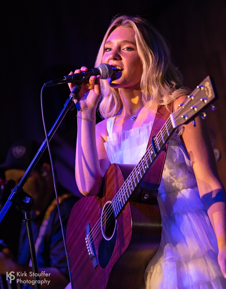 Kanin Wren Lavender Hill Farm Kanin Wren performed on Au… Flickr