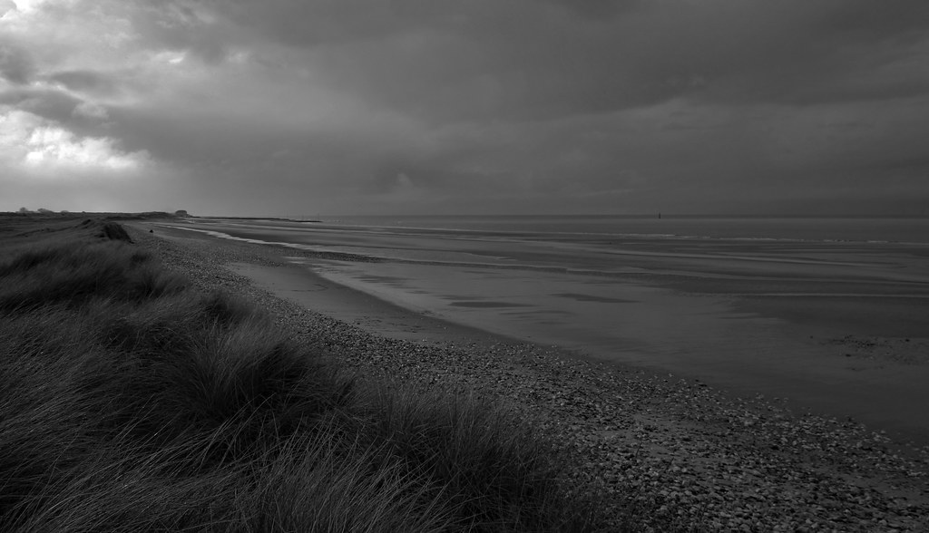 Black & White, Prestatyn Beach, Nant Hall Rd, Prestatyn, F… Flickr