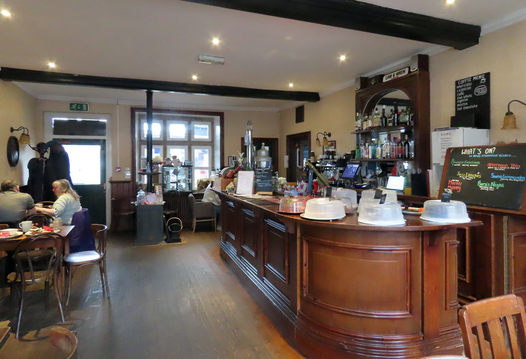 The Brief Encounter bar part of the Bistro & Bar at Carnfo… Flickr