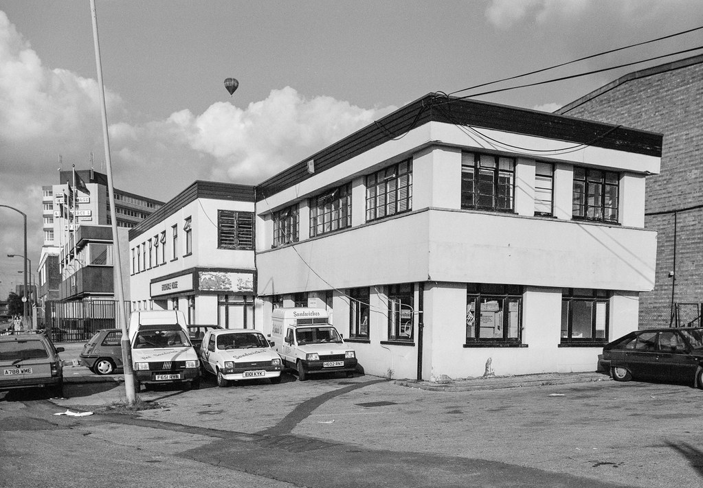 Balloon, Harbet Rd, Edmonton, Enfield, 1993, 9310g22 Flickr