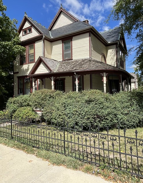 Henry Ahrens House (Champaign, Illinois) a photo on Flickriver