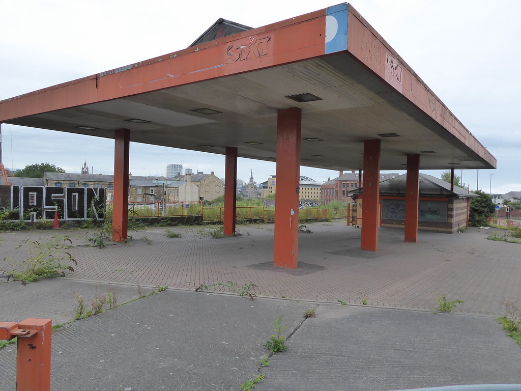 P1000891 old petrol station, Gateshead, T&W PAUL Farrow Flickr