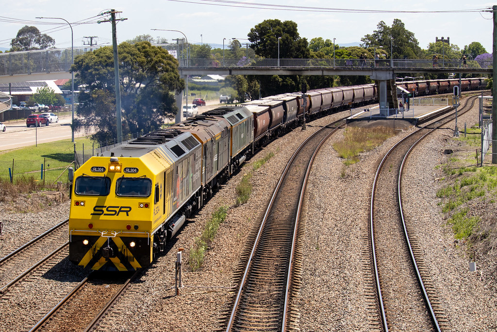 RL304 Leading the grain SSR (5446 Narrabri to Carrington) … Flickr
