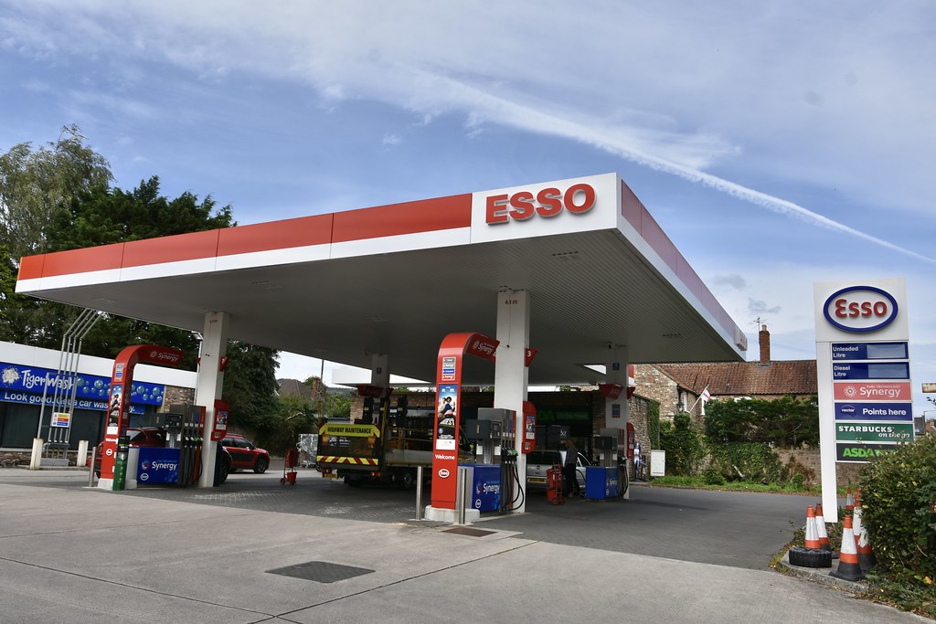 Esso, Chamberlain Street Wells Somerset 2023. EYBusman Flickr