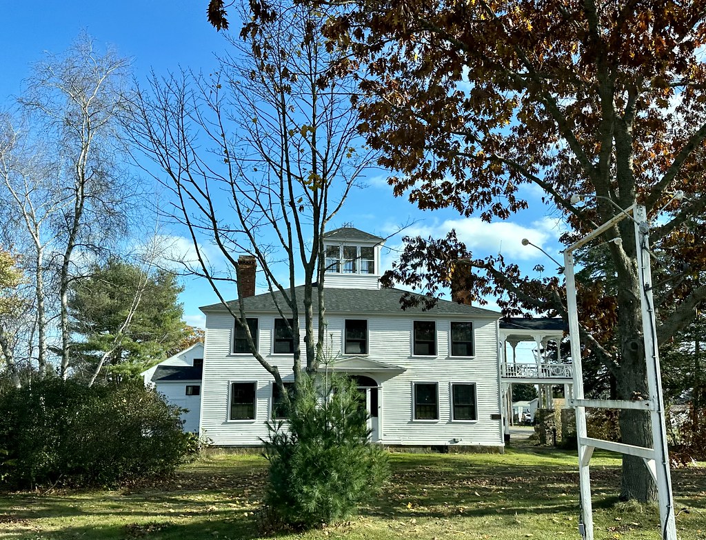 Old House. Post Road. Wells, Maine. devtmefl Flickr