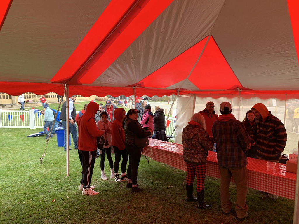 IMG_1208 UW Football Tailgate at Camp Randall Stadium Vete… Flickr