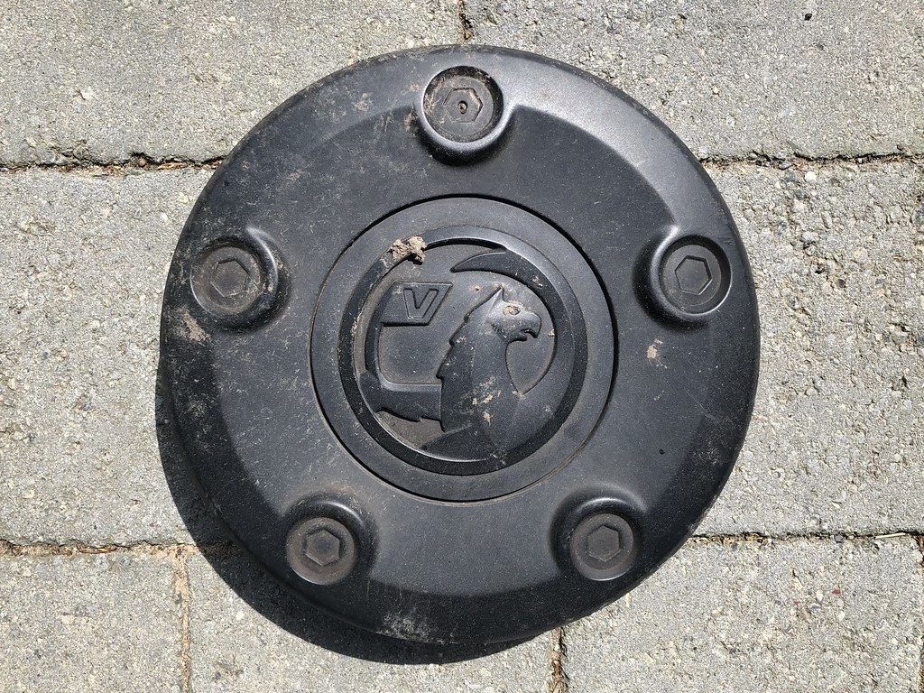 Vauxhall Vivaro Centre Cap Its in good complete condition … Flickr