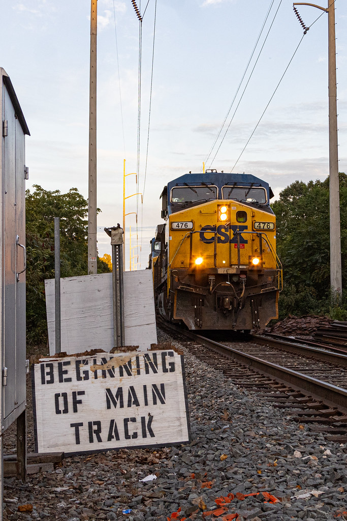 M427 at Burncoat St. CSX GE AC4400CW 476 leading M427 at B… Flickr