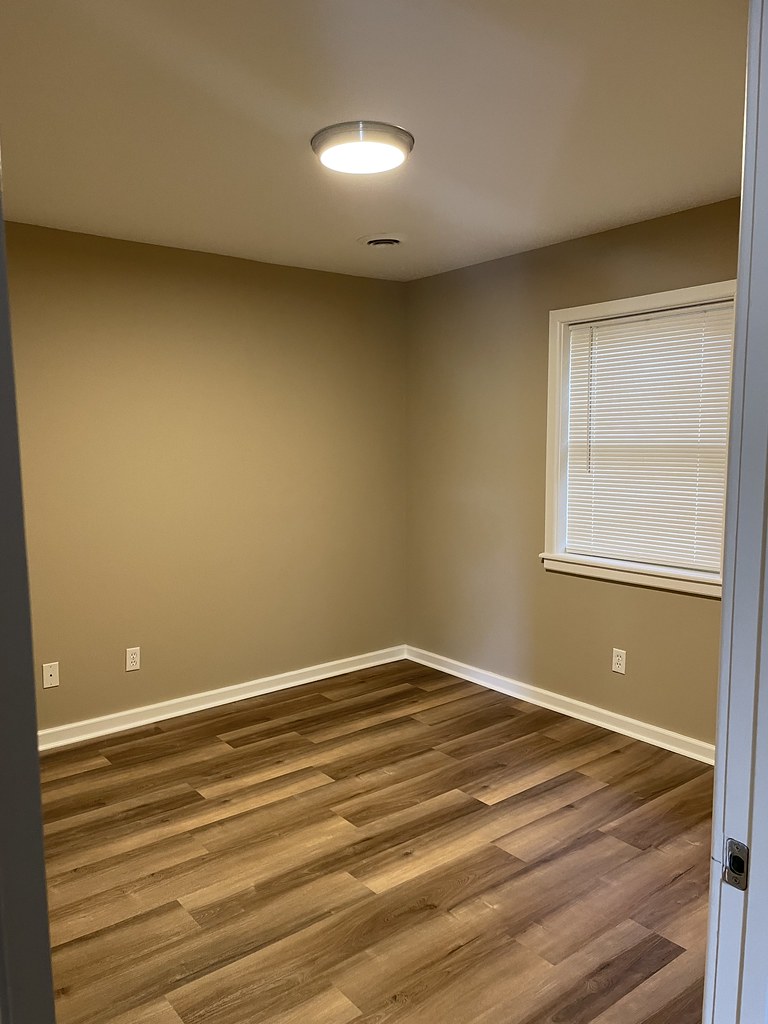 606 Sewanee St apt 5 11/23 Teresa Davis Flickr