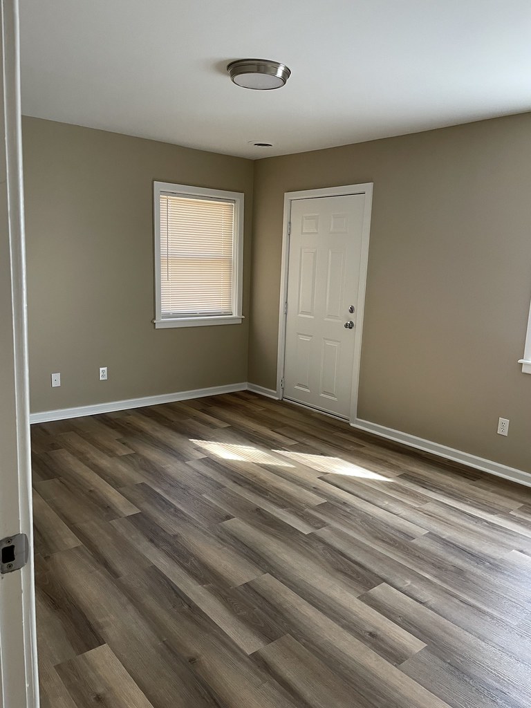 606 Sewanee St apt 5 11/23 Teresa Davis Flickr