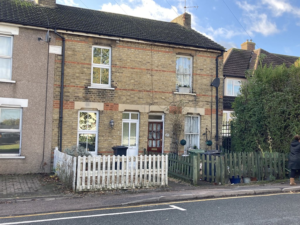 Cottages ,Goffs Oak ,Herts . Alan Biggs Flickr