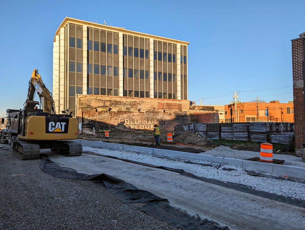 Hammond Development Corporation at work viewing north alon… Flickr