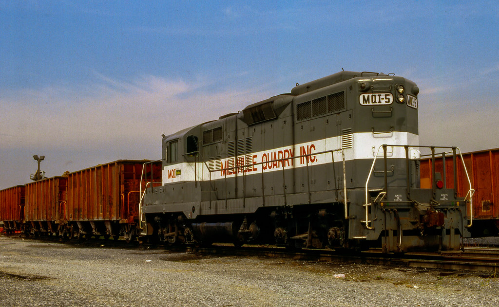 Stoner One of Millville Quarry's EMDs was hanging about at… Flickr