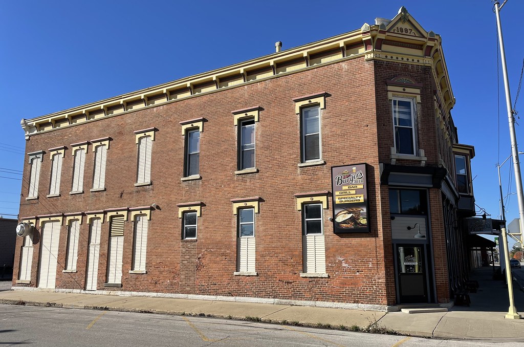 Commercial Corner Building (Fairbury, Illinois) Built in 1… Flickr