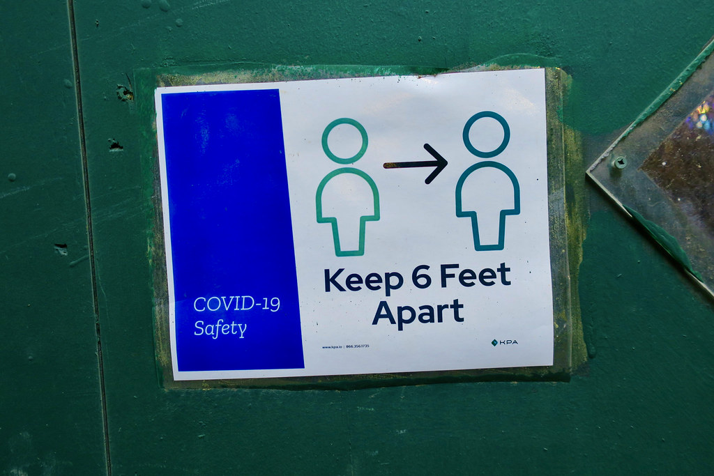 Keep 6 Feet Apart, New York, NY Sign on a wall in New York… Flickr